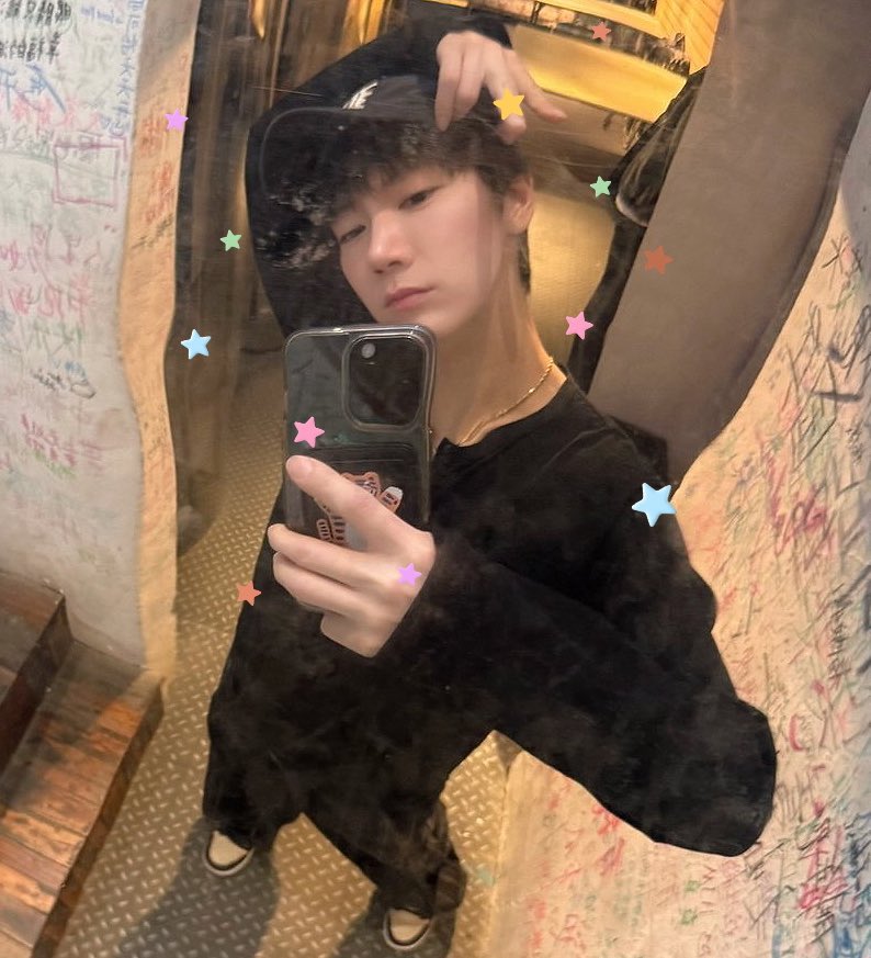✳︎ honeyten tweet media