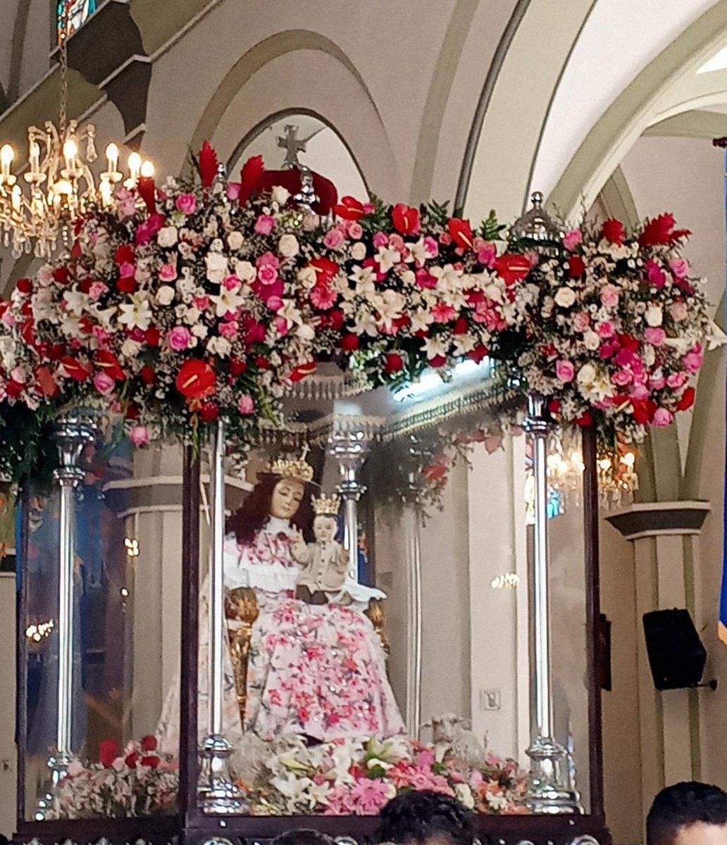 MADRE otorganos La Paz y la libertad que anhelamos, protegemos con tu manto de esperanza y Fe #DivinaPastora