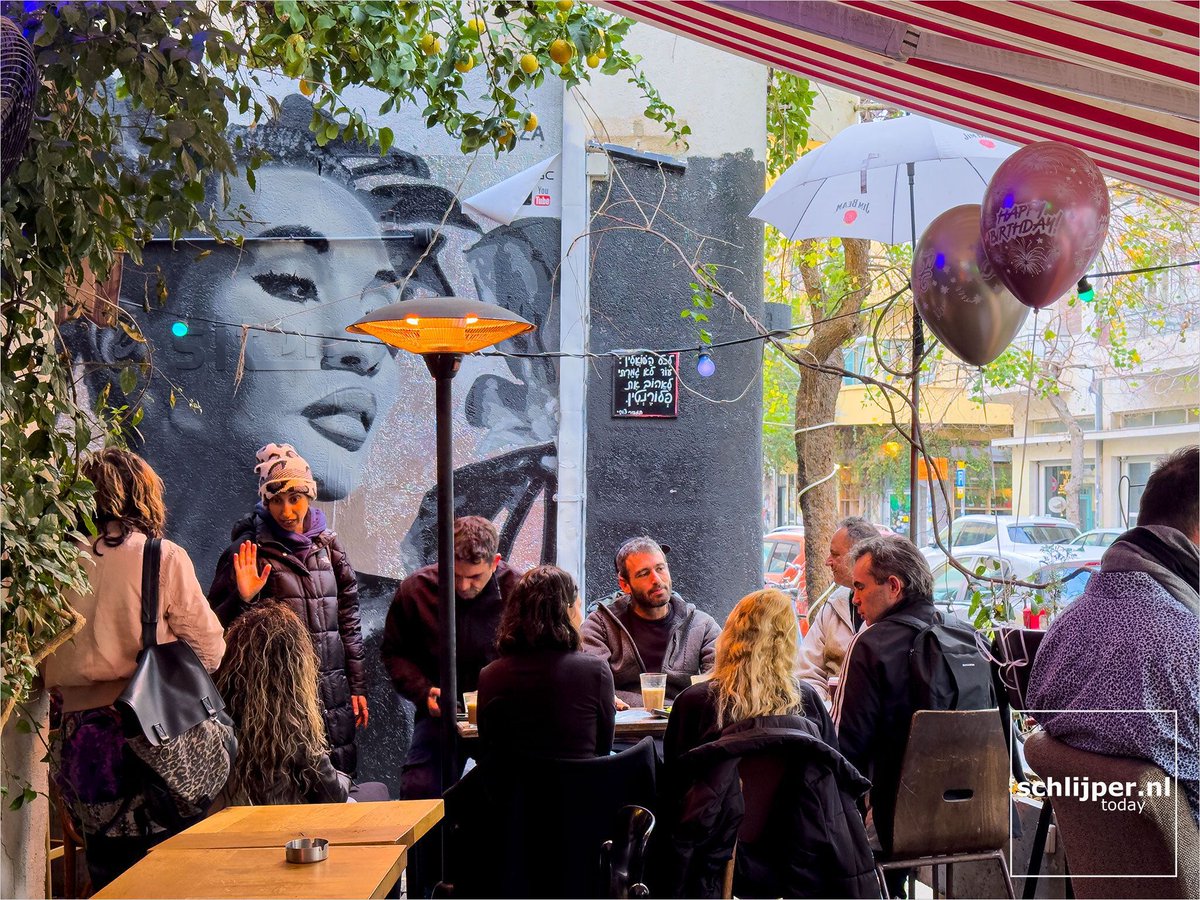schlijperisrael's tweet photo. The parliament in the morning at #KioskoTLV at Frenkel St, Tel Aviv
#graffitiTLV #coffeeTLV https://t.co/6PRv8Evvat