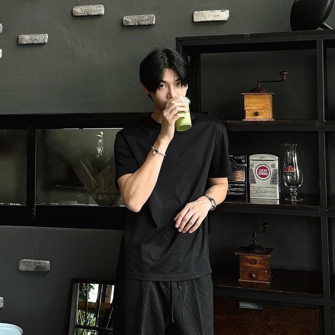 rncominjune's tweet image. ฝากไปถามไอตี๋มัทฉะลาเต้นั่นหน่อย มันจะแวะมา workshop ทำไมทุกอาทิตย์ ปั้นก็ไม่สวย เผาเสร็จก็ไม่เอากลับ