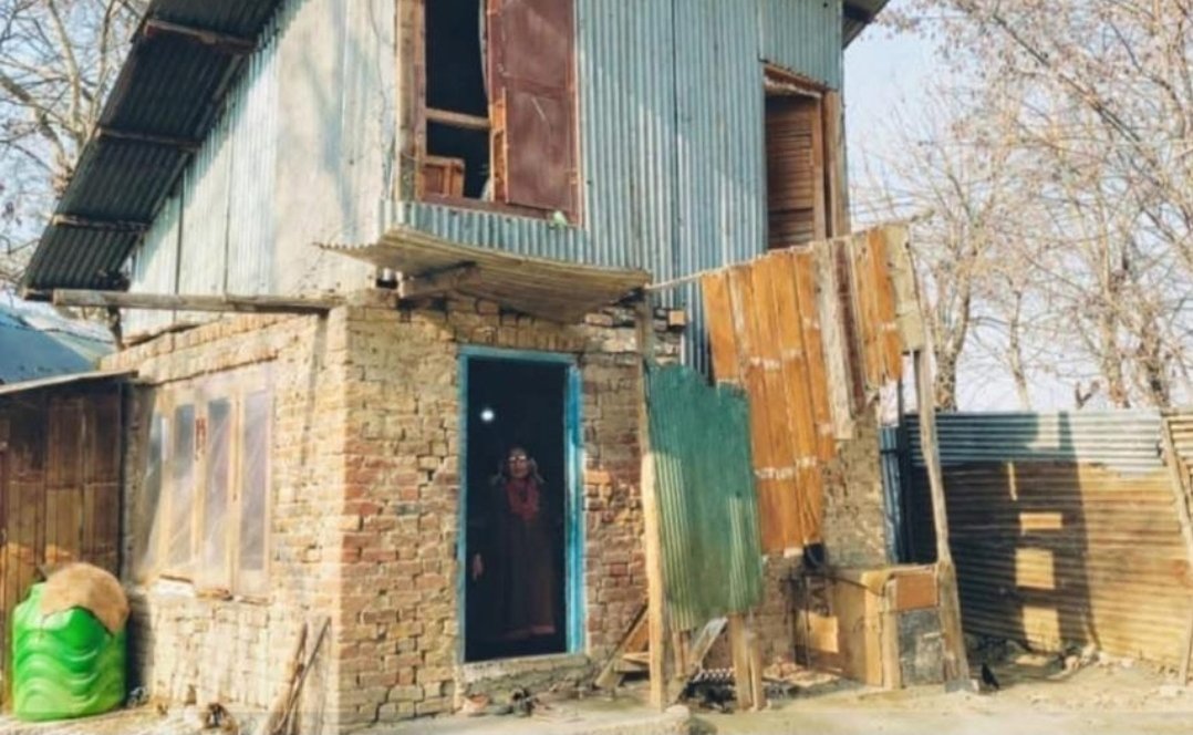 Many congratulations to Faizan Majeed Malik for scoring 488 out of 500 in Class 10. Studying in a tin shed, you proved that hard work beats hardship. Best wishes for your dream of becoming a doctor.