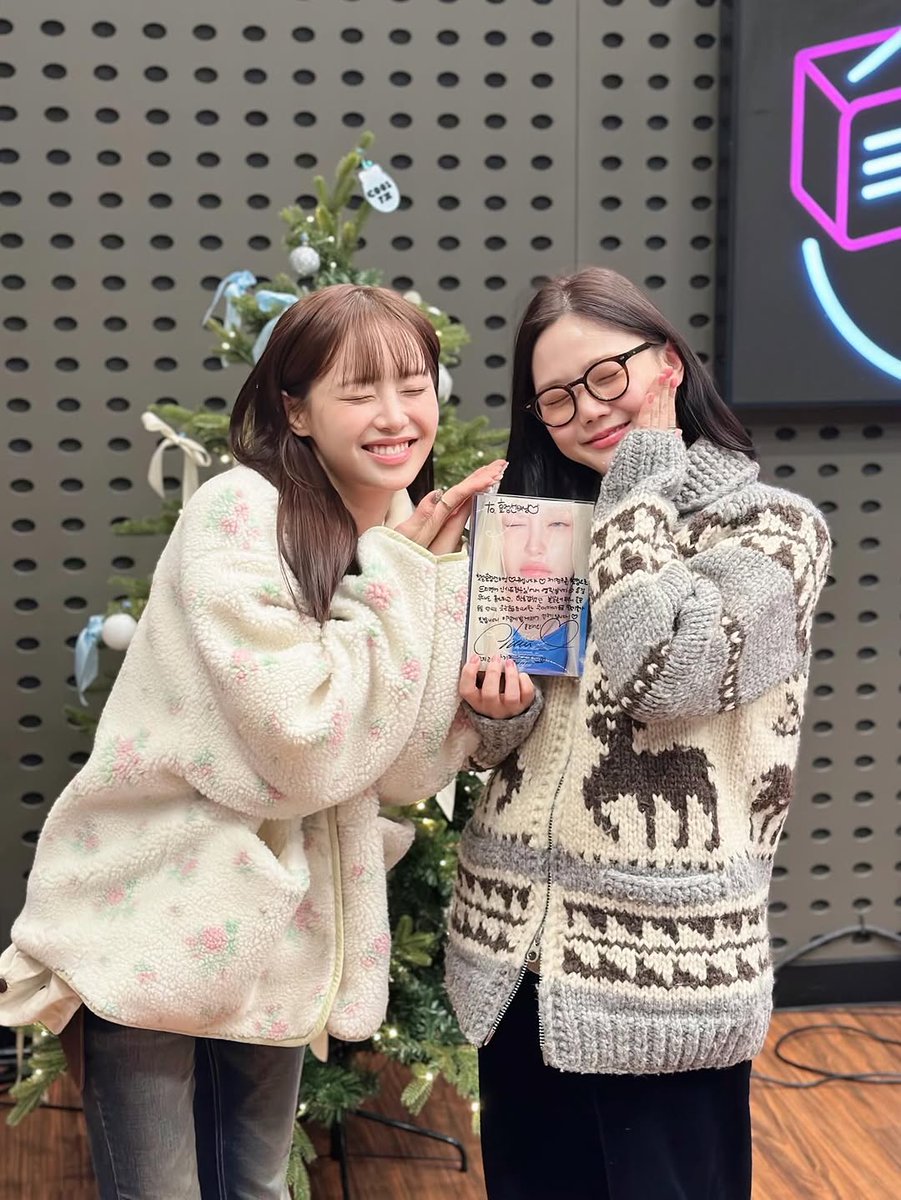 ginggingeeee's tweet image. 오마이걸 효정의 볼륨을 높여요 #츄 #CHUU