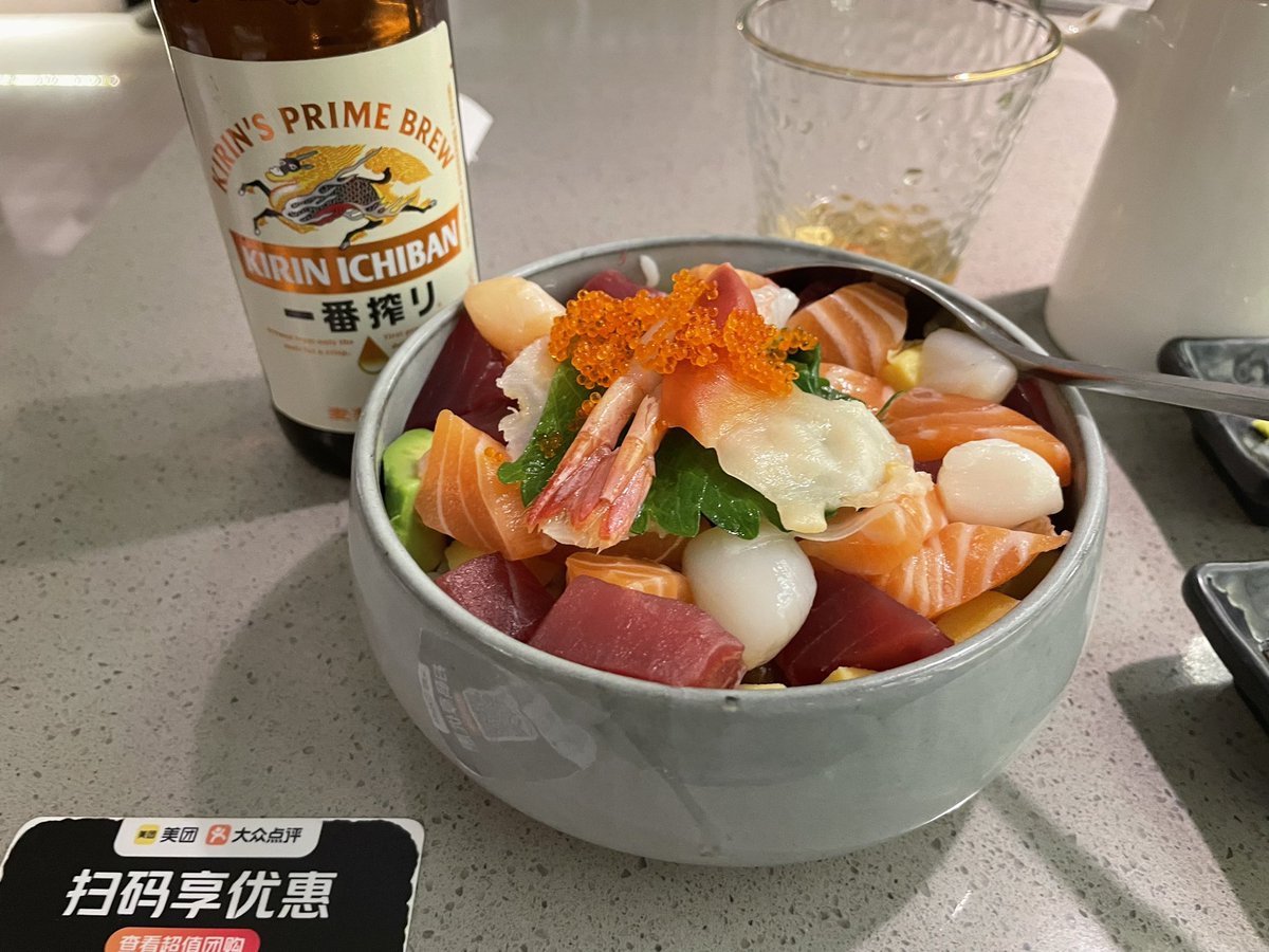 LL_SH_INFO's tweet image. 上海の「沼津」を名乗る「寿司　沼津港」
コロナや水産物禁輸がありましたが、今も営業中でした

上海市闵行区申长路688号虹桥天地6楼

国家会展中心と虹橋駅の中間にあるので、国家会展中心でのイベント帰りに良いかも