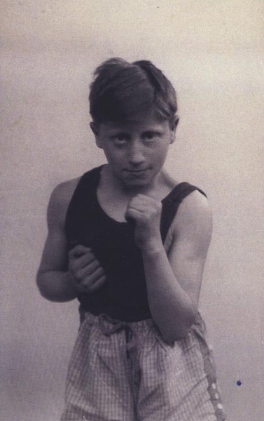 14 January 1931 | French Jew Bernard Goldstein was born in Paris. 

On 31 July 1944 he was deported from #Drancy in occupied France to #Auschwitz, where he was murdered in a gas chamber after selection.
---

Children at Auschwitz:
📖 Lesson: lekcja.auschwitz.org/dzieci_EN/
🎧 Podcast: