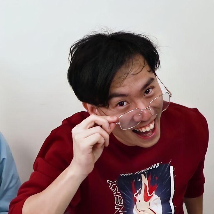 dailydoseof2set's tweet image. ANYONE DOWN FOR A TWOSET BIRTHDAY MONTH PROJECTTTT???? 👀 #tsvtwt #twosetviolin #twoset
