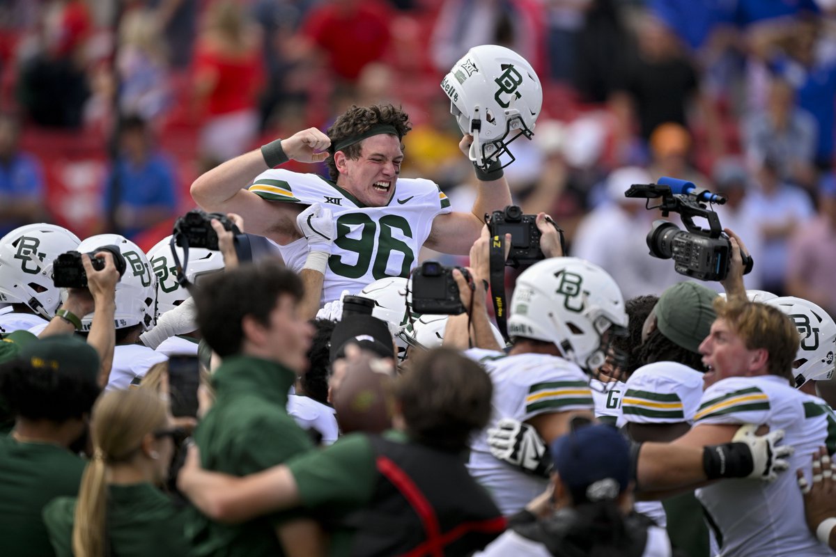 PeteNakos's tweet image. Baylor kicker Connor Hawkins has entered the transfer portal, @On3 has learned. 

Was a perfect 37-37 on XPs and 18 of 22 on FGs with a long of 54 yards in 2025. He was 3 of 4 from 50+ yards on FGs.

on3.com/transfer-porta…