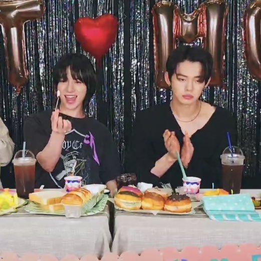 rinri_kim97's tweet image. อาร์มี่ไทย                                 โมอาไทย