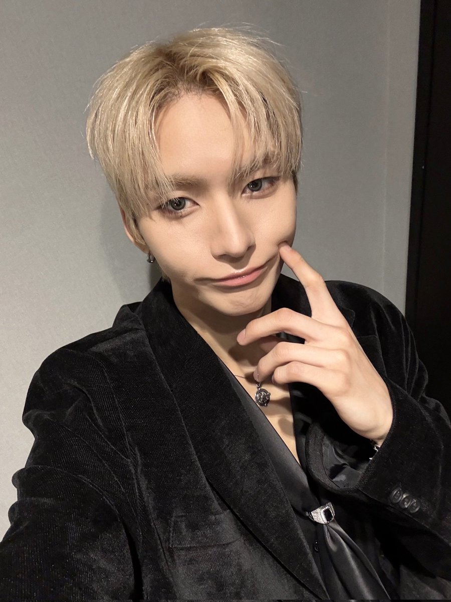 odebbl's tweet image. 💌 260114 11:00 PM

📸📸📸
🦊 wrapping up japan !!!!!💜