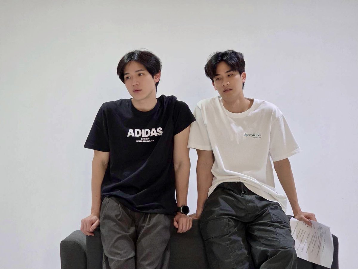 ADogandAPlane's tweet image. Workshop วันแรกคุณสจ๊วดอย่าเพิ่งวีนอะม๋ามอมได้มั้ยครับ🐶

#ADogAndAPlane
#GMMTV
@Tawan_V @new_thitipoom