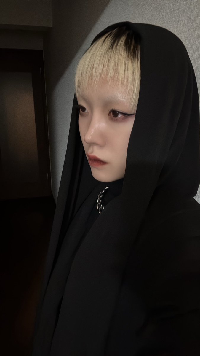 𝘪𝘯 𝘵𝘩𝘦 𝘱𝘰𝘰𝘭 tweet media