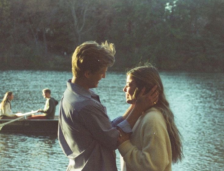 botthinker_'s tweet image. hughielizzie in a lake finally being happy and making promises about their future together