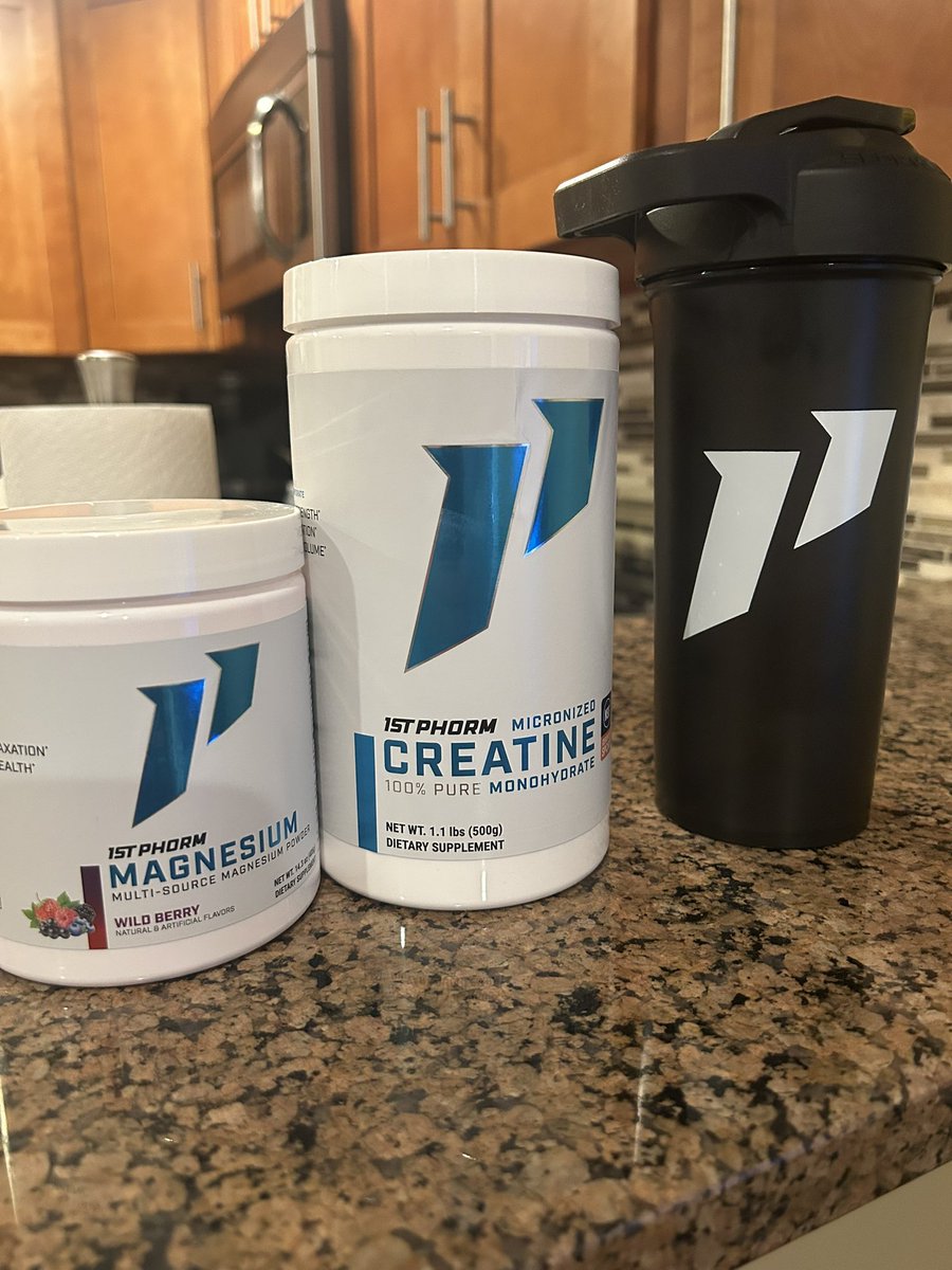 Let’s go! thanks <a href="/1stPhorm/">1st Phorm</a> <a href="/NICKMERCS/">Nickmercs</a>  still waiting on the shirt and also my hacks weren’t in the box, are they delivered seperately? Lol