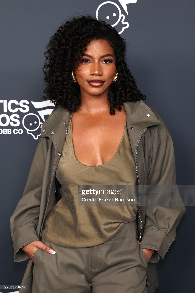 AthleteVanity's tweet image. Taylor Rooks at the launch of the Fanatics studios in California 📸