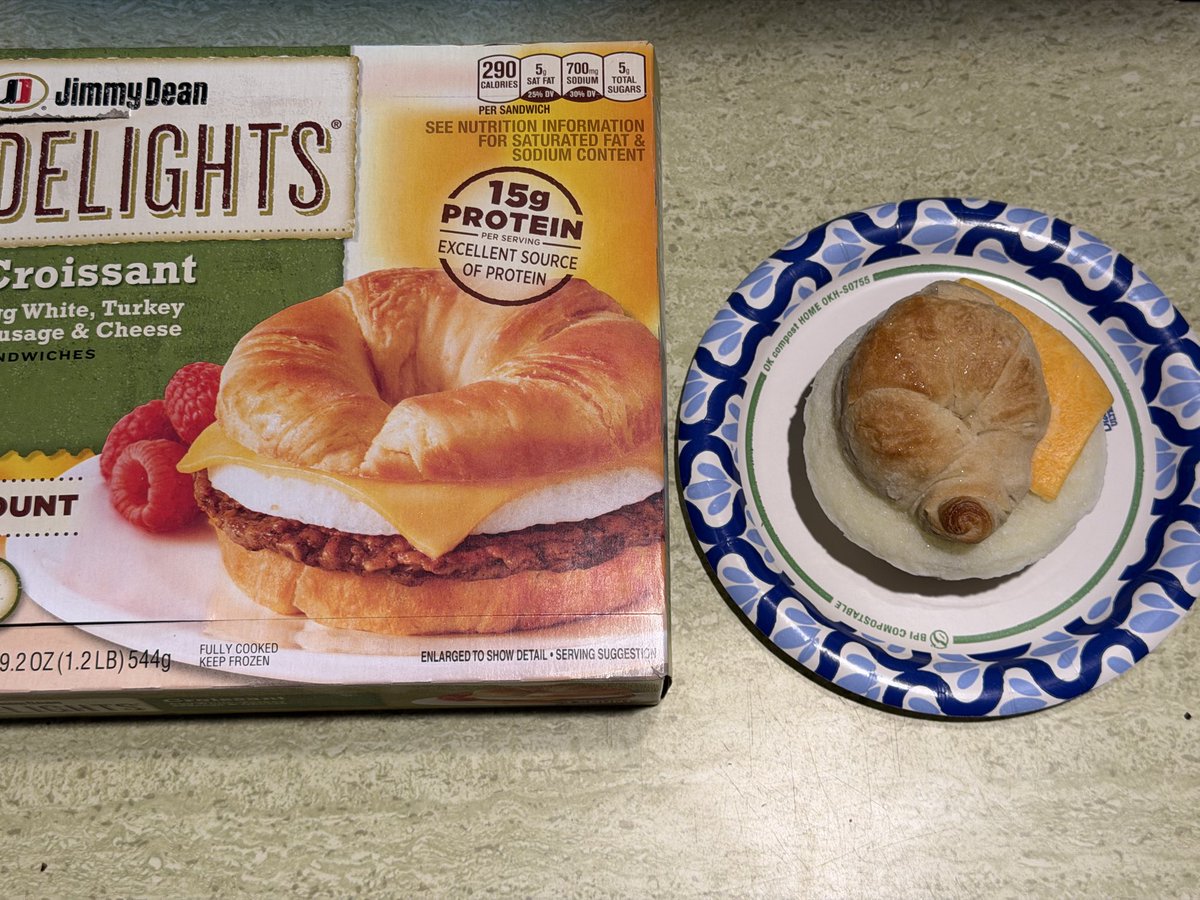 GoMadXD's tweet photo. How in the world does this make it past QC @JimmyDean? https://t.co/3tJcfCstEr