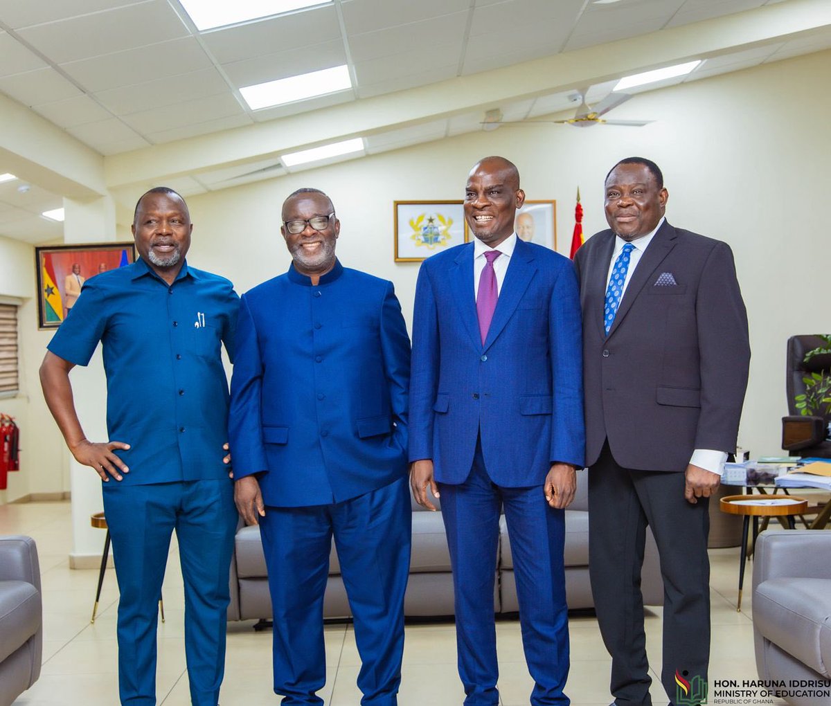 ShalaSheriff's tweet photo. The Chief Justice paid a working visit to the Education Ministry to deepen their relationship between the courts and education.
#TheHarunaeffect https://t.co/YqhEziy7Jn