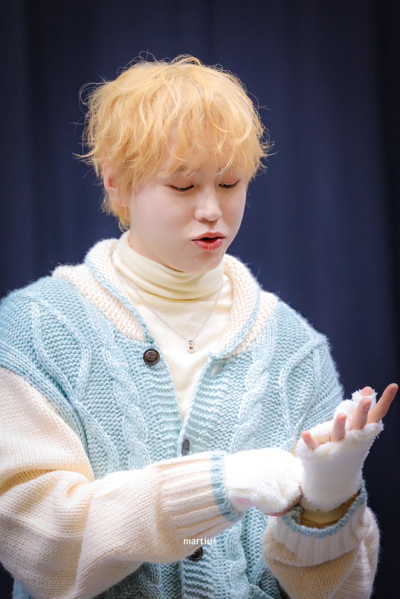 martius0322's tweet image. 260111 위드뮤 시그 팬싸 

난 뽀메야 &amp;gt;&amp;lt; 

#하성운 #HASUNGWOON
#河成雲 #ハソンウン
#Tell_the_World 
@gooreumseng