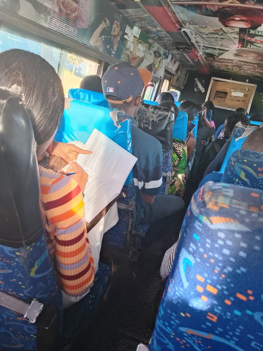 What's wrong with y'all Yani huwezi ngojea ufike kwa nyumba ndo usome novel? Ama ni kutuonyesha unajua kusoma? City gurls you're overdoing it🤧🤧Get a life!