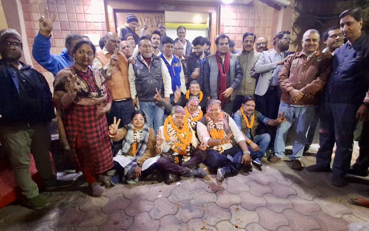 रायपुर प्रेस क्लब में चुन कर आए हमारे सभी पत्रकार साथियों को बहुत बहुत बधाई और शुभकामनाएँ 

अध्यक्ष-मोहन तिवारी 
उपाध्यक्ष-दिलीप साहू 
महासचिव-गौरव शर्मा 
कोषाध्यक्ष-दिनेश यदु 
संयुक्त सचिव- निवेदिता साहू, भूपेश जांगड़े 

सकारात्मक बने..रचनात्मक करे..पारदर्शी रहे..

आप सभी के