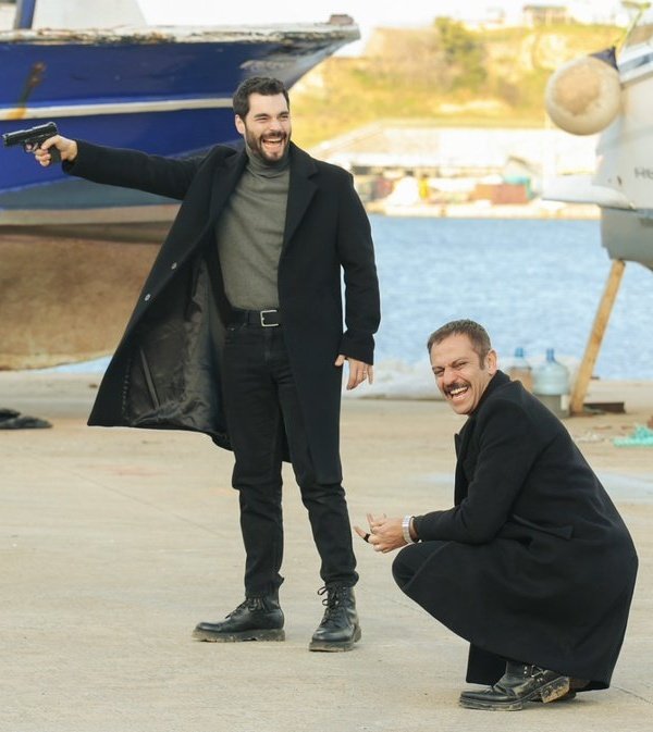 #Veliaht kamera arkasından Akın Akınözü &amp; Erkan Kolçak Köstendil 💫