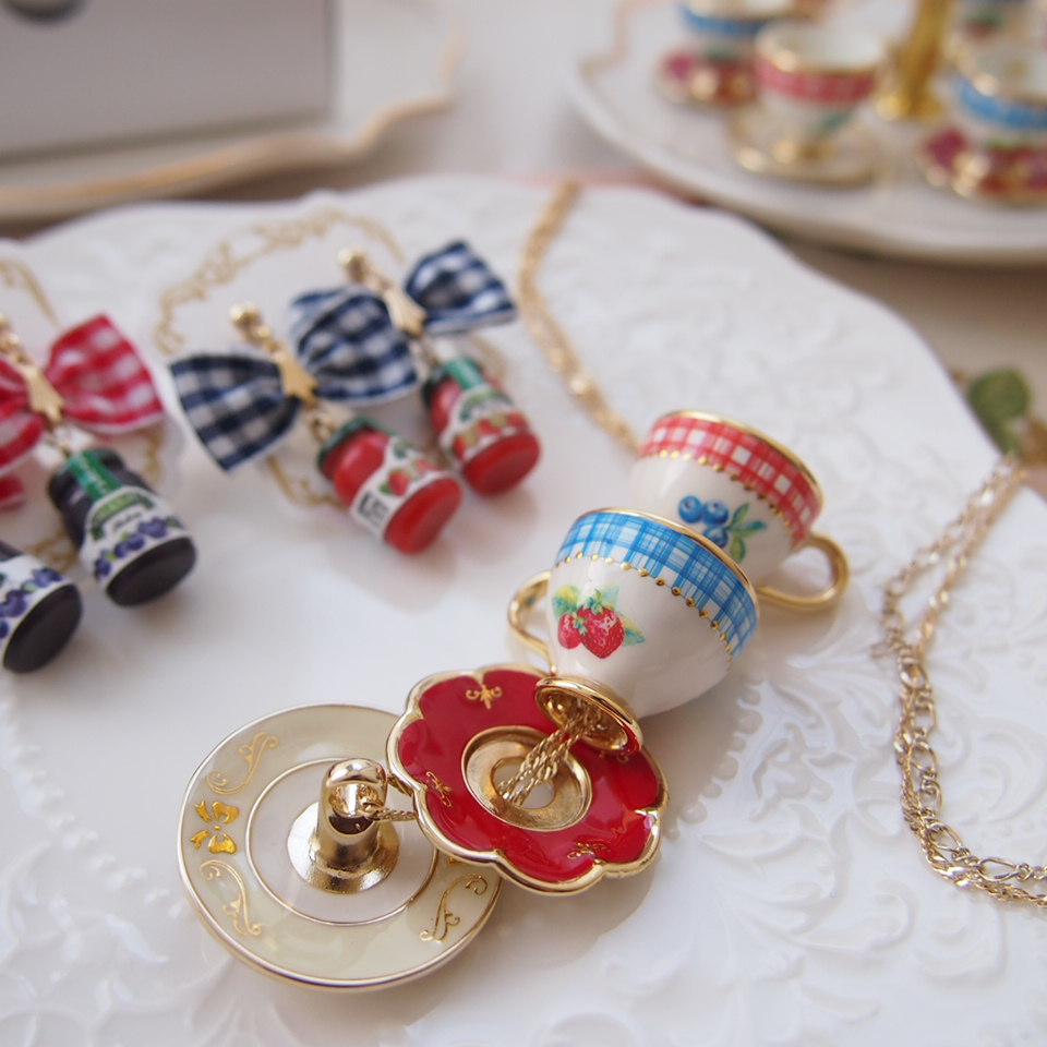 𝐺𝑜𝑜𝑑 𝑚𝑜𝑟𝑛𝑖𝑛𝑔︎ ☕️ ₊˚
ギンガム×ベリーの反則級の可愛さ🍓🫐💕

#ロリィタ
#ハンドメイド
youtube.com/@michalise_v