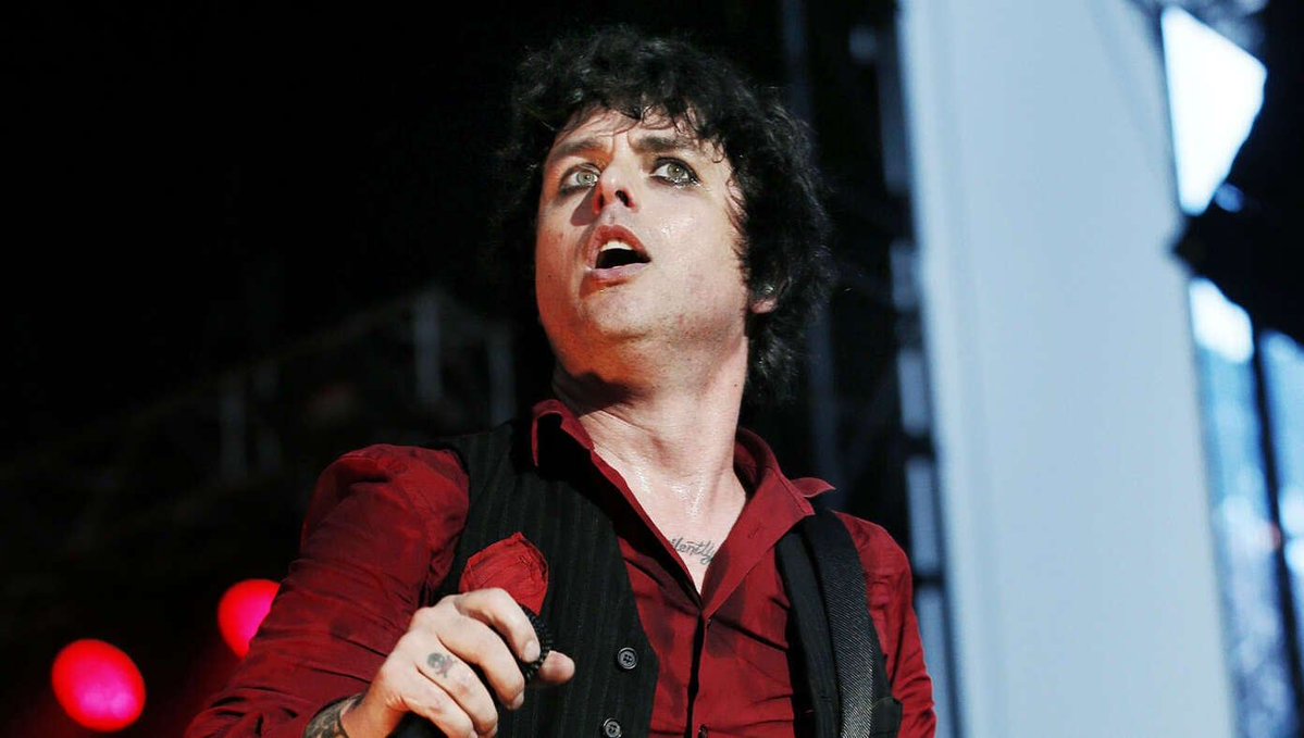 TheBabylonBee's tweet image. 51-Year-Old In A Punk Band Horrified As He Suddenly Realizes He's A 51-Year-Old In A Punk Band buff.ly/0Wd4oOq