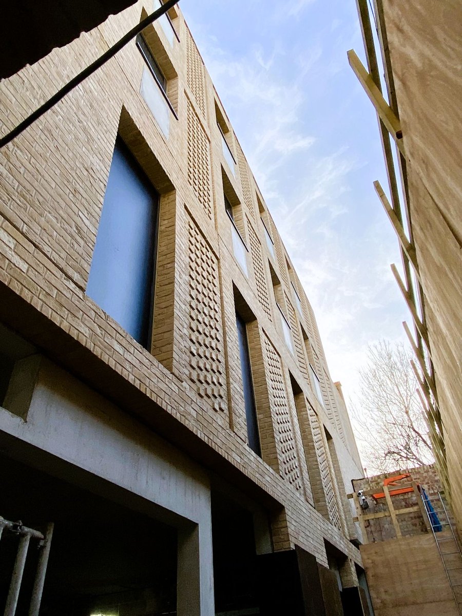 ORSA_UK's tweet photo. Big progress on the Peterborough Road project for https://t.co/A42BhOrgXw.

Legendre UK is driving the build forward at pace, delivering the superstructure and façade side by side on an incredibly tight and complex site — all within the busy residential heart of Parsons Green. https://t.co/b7eInKc9xr
