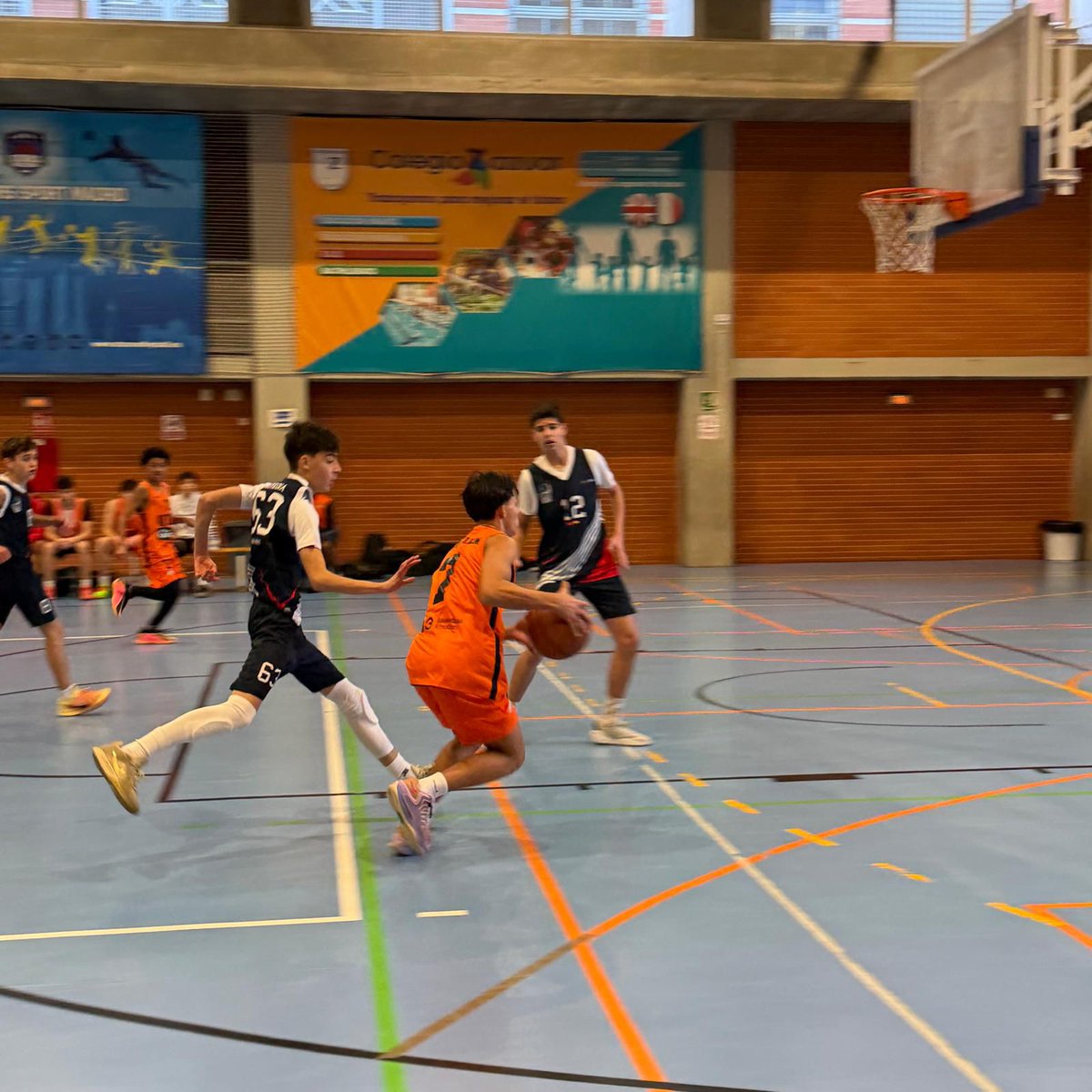 🏀 Cadete Azul 53-77 Valdefuentes Basket Futuro "A"

Buen partido en que dimos la cara ante el líder del grupo que promedia casi 100 puntos por partido. Al final terminaron por imponer su superioridad. ¡A seguir!

🧡 #VallekasBasket #WorkInProgress