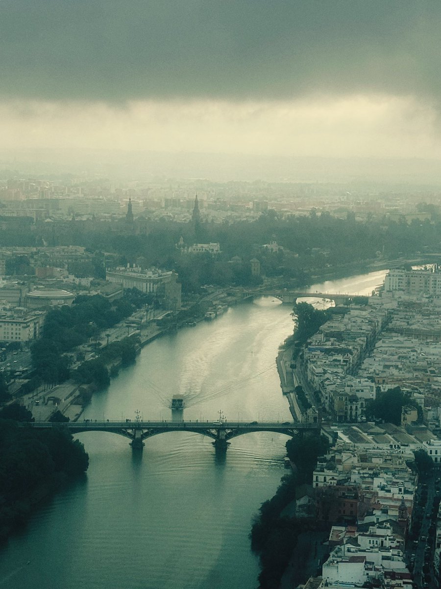 JavierComasR's tweet image. Un escenario para cualquier cielo

#Sevilla