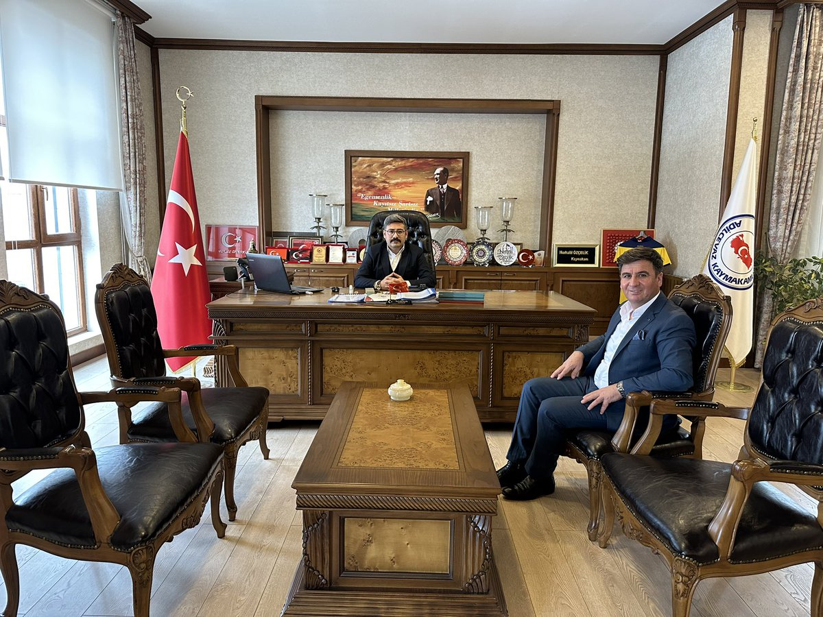 ServetERTUNC's tweet photo. Çok kıymetli  Adilcevaz Kaymakamı  sayın Nurhalil ÖZÇELIK .i makamında ziyaret ettik ilgi  ve alakalarından  dolayı kendilerine  teşekkür ediyoruz. (ertunckardesler ) https://t.co/SYwwIxj0Y6
