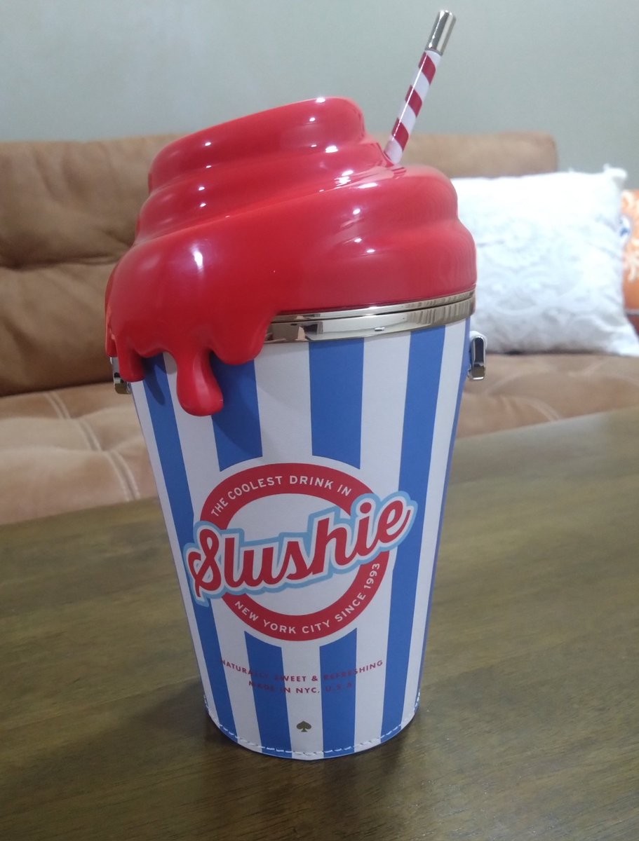 ちょうどアウトレットでとんちきバッグ買って帰ってきたとこだった