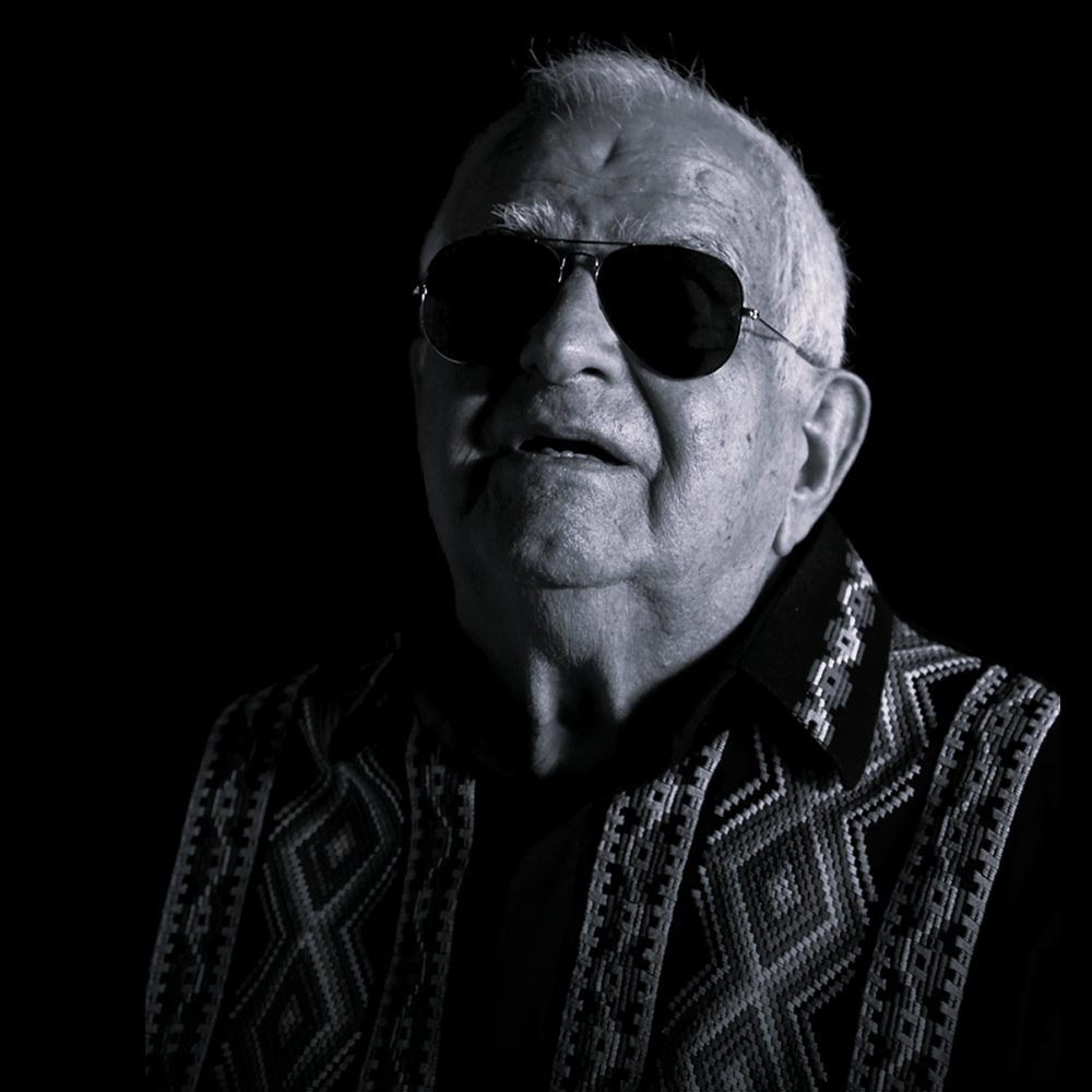 SantiPenap's tweet image. Gracias, Maestro, por tu amor al Paraguay y por haber difundido nuestra cultura con tanto orgullo. Don Quemil Yambay fue el hombre que supo interpretar, como nadie, el sentir más profundo del pueblo paraguayo.

Tu invaluable legado artístico y tu incansable labor promoviendo el…