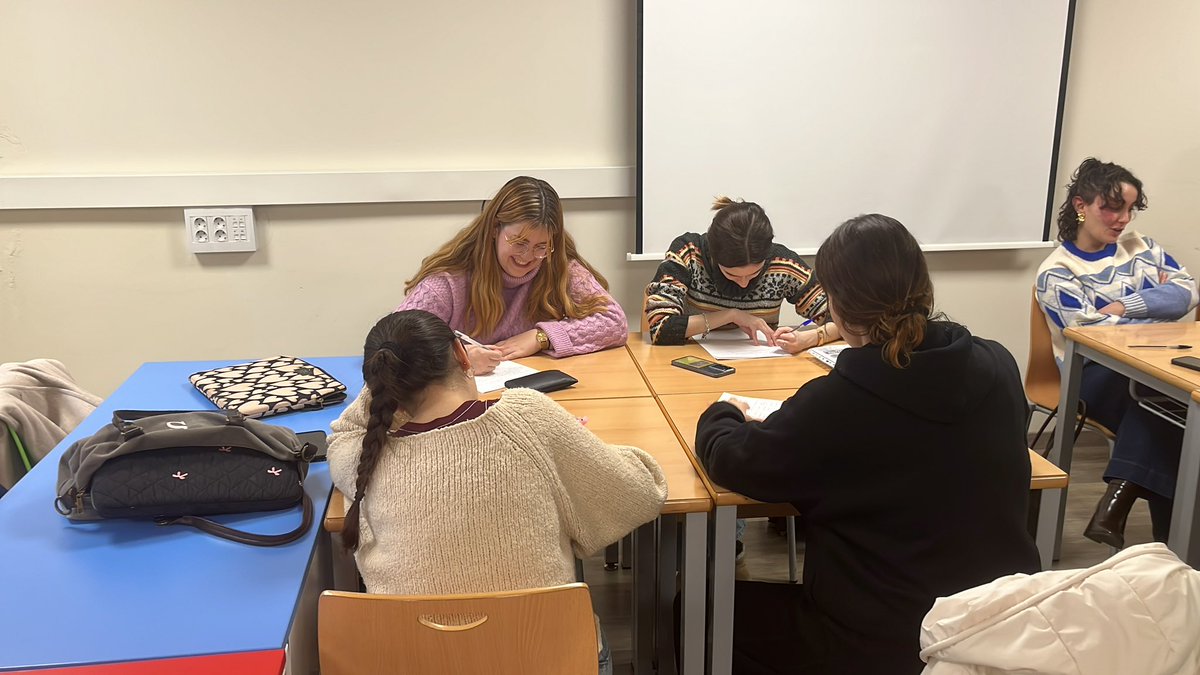 Hoy estamos trabajando la dinámica de la bola de nieve para diseñar unidades de programación