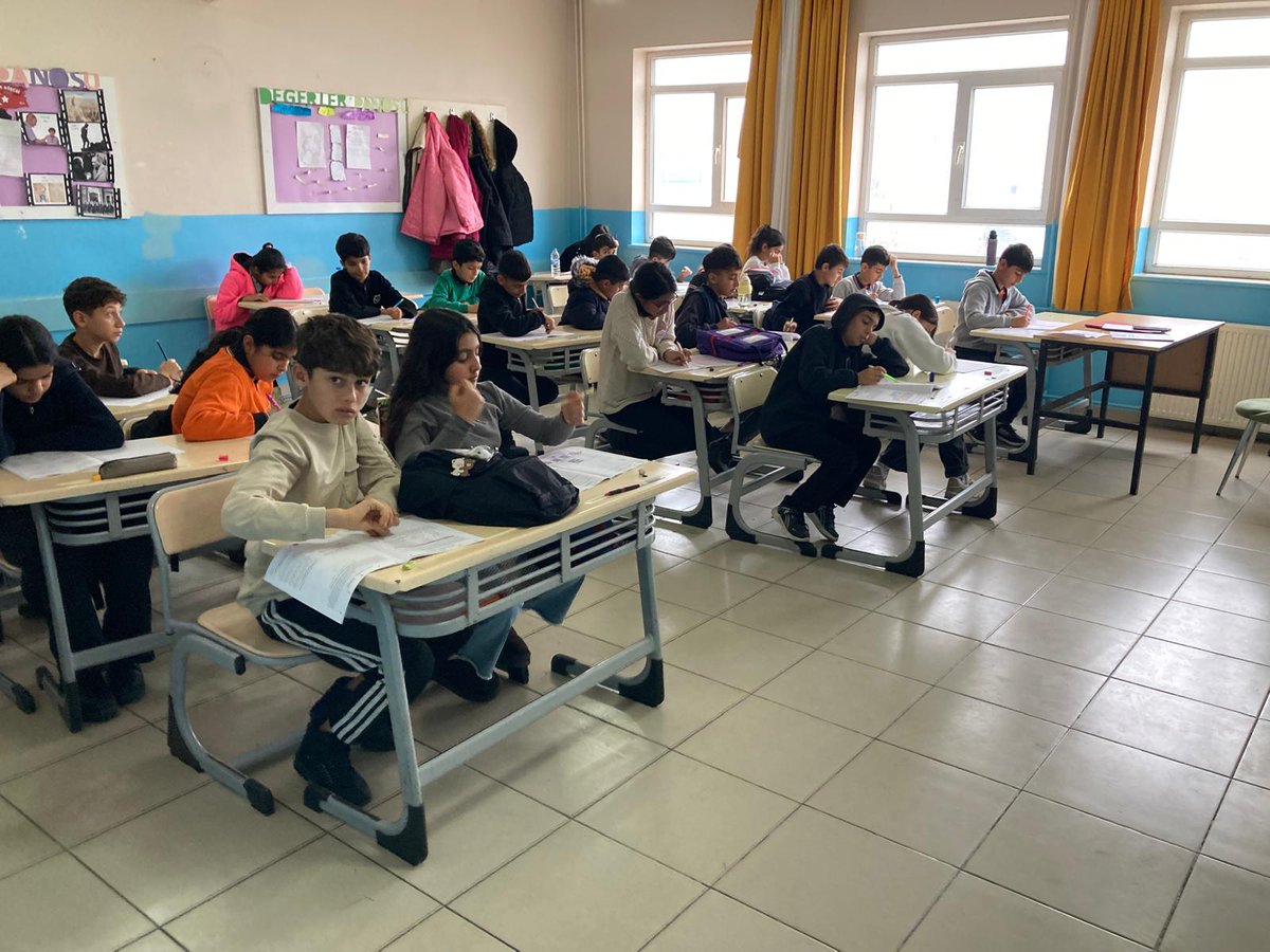 İlçe Millî Eğitim Müdürlüğümüz tarafından tüm kademelere yönelik İzleme ve Değerlendirme Sınavı başarıyla uygulanmıştır. Sürecin planlanması ve yürütülmesinde emeği geçen tüm kişi ve kurumlara teşekkür ederiz.
<a href="/Dargecit_MEM/">Mardin Dargeçit ilçe Milli Eğitim Müdürlüğü</a> 
<a href="/menesipek/">Muhammed Enes İpek</a> 
<a href="/Selmangez/">Selman gezici</a>