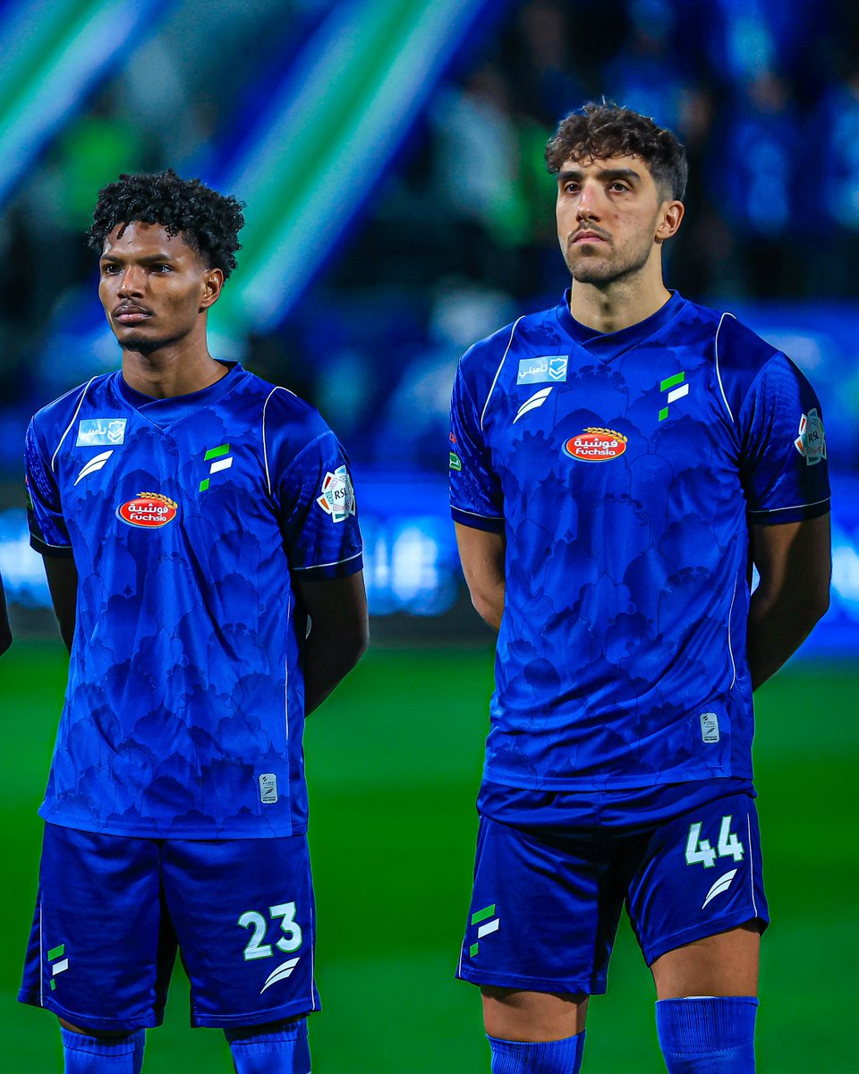 Who was the best yesterday? 🧤 or ⚽️ ?
Not counting me, of course — otherwise the answer would be too easy 😂