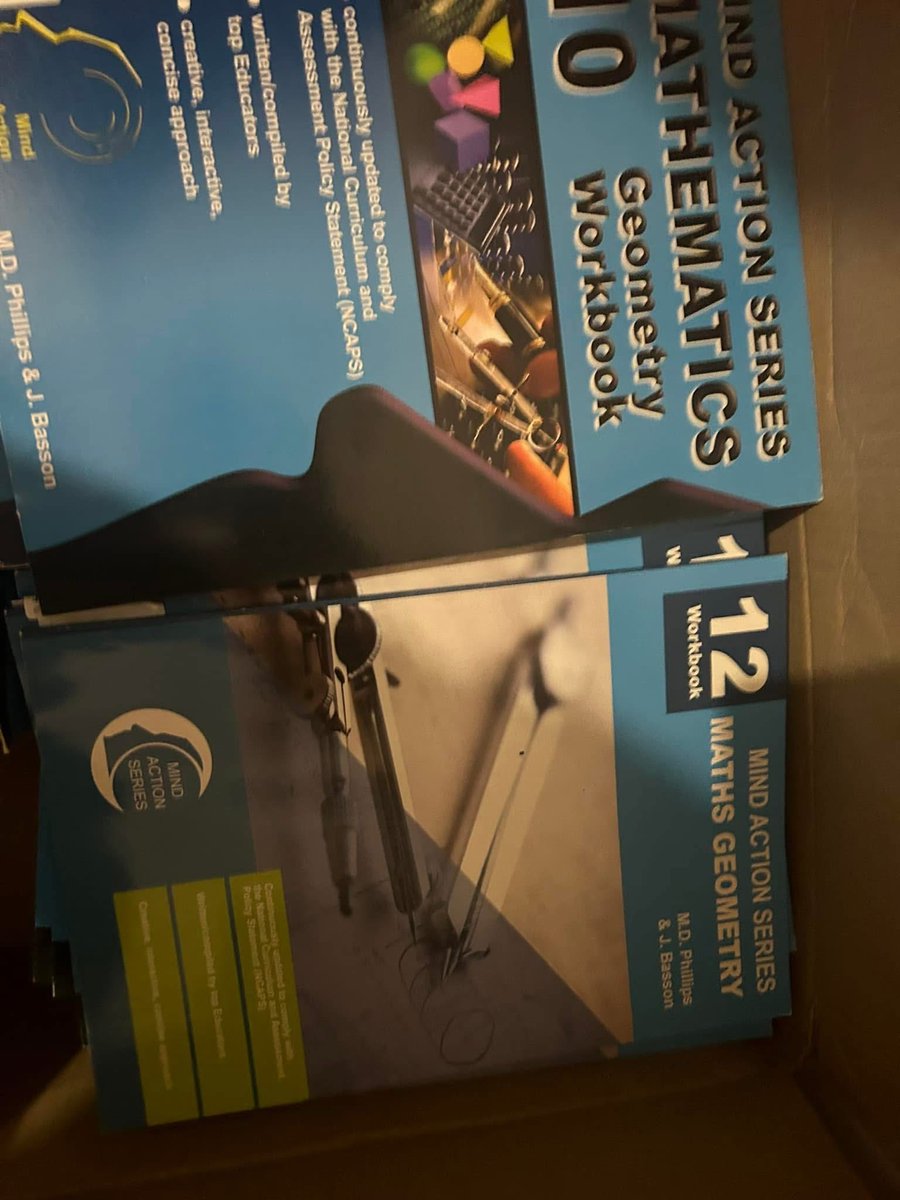 CassiemAishah's tweet image. Please share ❤️  If you know of anyone who can’t afford to buy their kids school text books, please message me , we are giving it for free to assist parents. 

We are distributing tomorrow morning. 

Aishah Cassiem  | EFF WC Treasurer | Member of WC Legislature | 0734081701