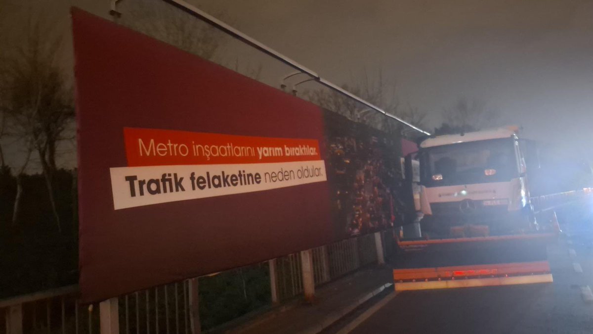 Ekrem İmamoğlu’ndan AKP’nin İstanbul’a astığı afişlere ilk yorum:

“Şimdiden kaybetme kampanyanız hayırlı olsun.

İstanbul’da millet sizi hayatından sildi, şimdi sıra Türkiye’de.”