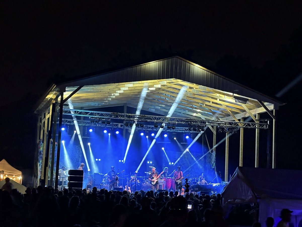 SkudaProduction's tweet image. Take me back to Hookahville Music Festival! Is it festival season yet?
📷 Jessie Furner