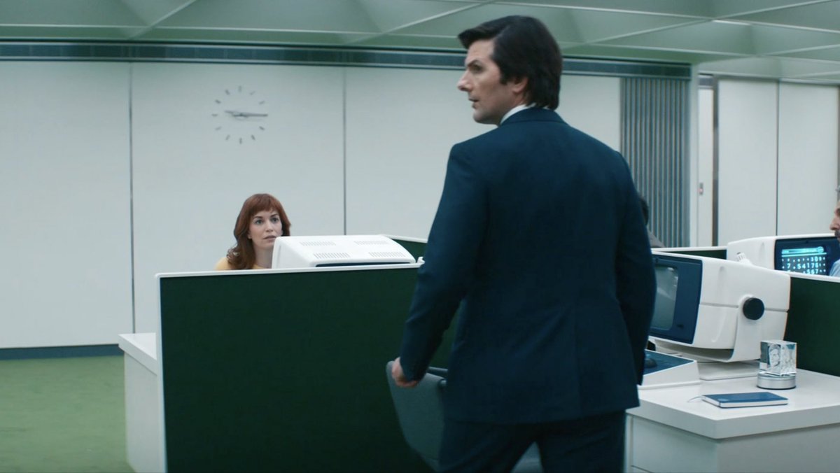 defianthellyna's tweet image. girl get tf up