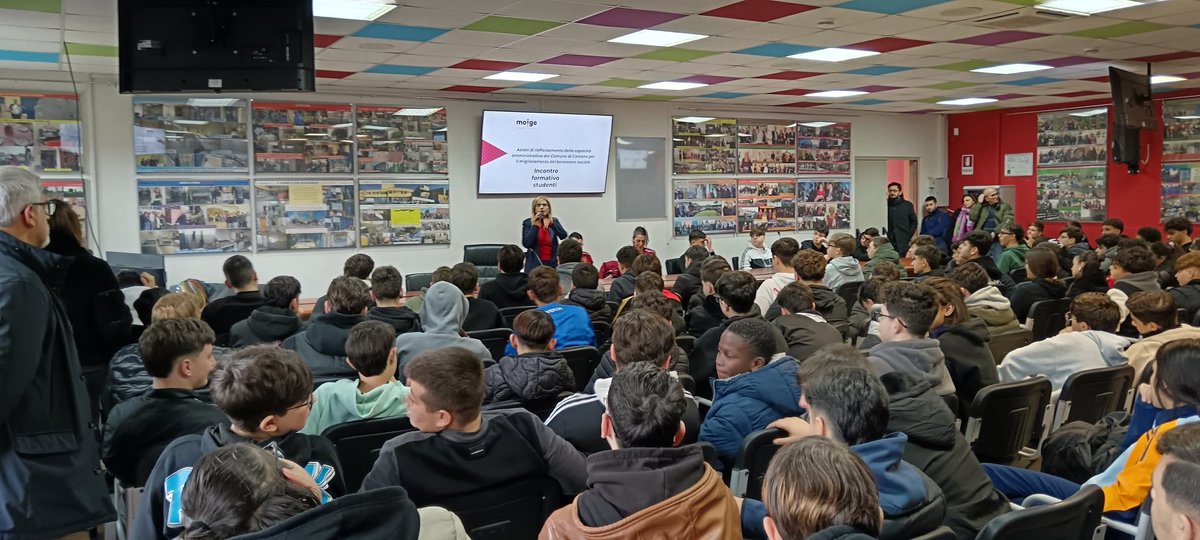 istitutomorano's tweet image. Questa mattina incontro formativo 
#MOIGE – Azioni di rafforzamento del benessere sociale e contrasto alla dispersione scolastica sostenuto dal Dipartimento della Funzione Pubblica

ismorano.edu.it/circolare/inco…

#IstitutoMorano #Caivano #Napoli #Mercoledi #14Gennaio