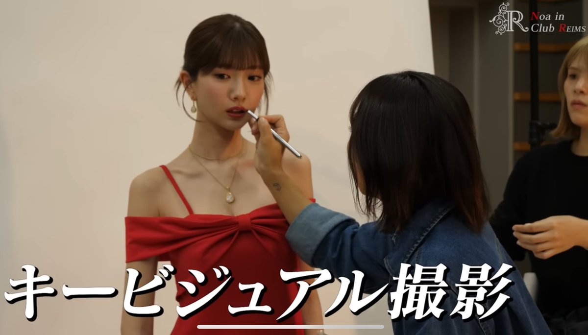 kusobbadance's tweet photo. ラストコール撮影裏側の引きで見たひめかちゃん骨格エグすぎる。デッカいブシュロンと顔の大きさ同じに見える https://t.co/It2iD4iCJz