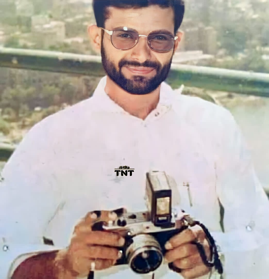 فلـنترحـم جـميعاً على روح مؤسس المسـيرة القـرآنية
السيد الشهيد حسين بدرالدين الحوثي "رحمه الله" 🤲