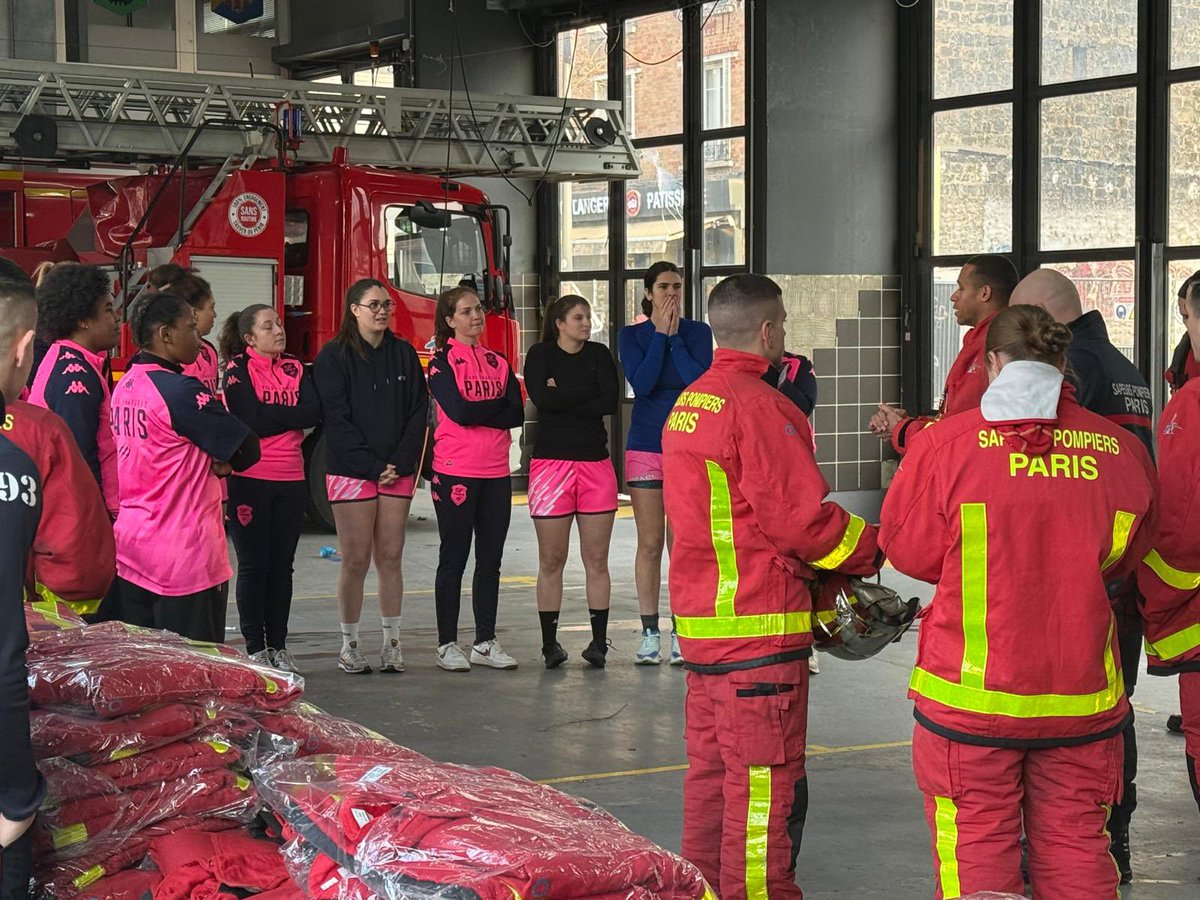 Pink Rockets tweet media