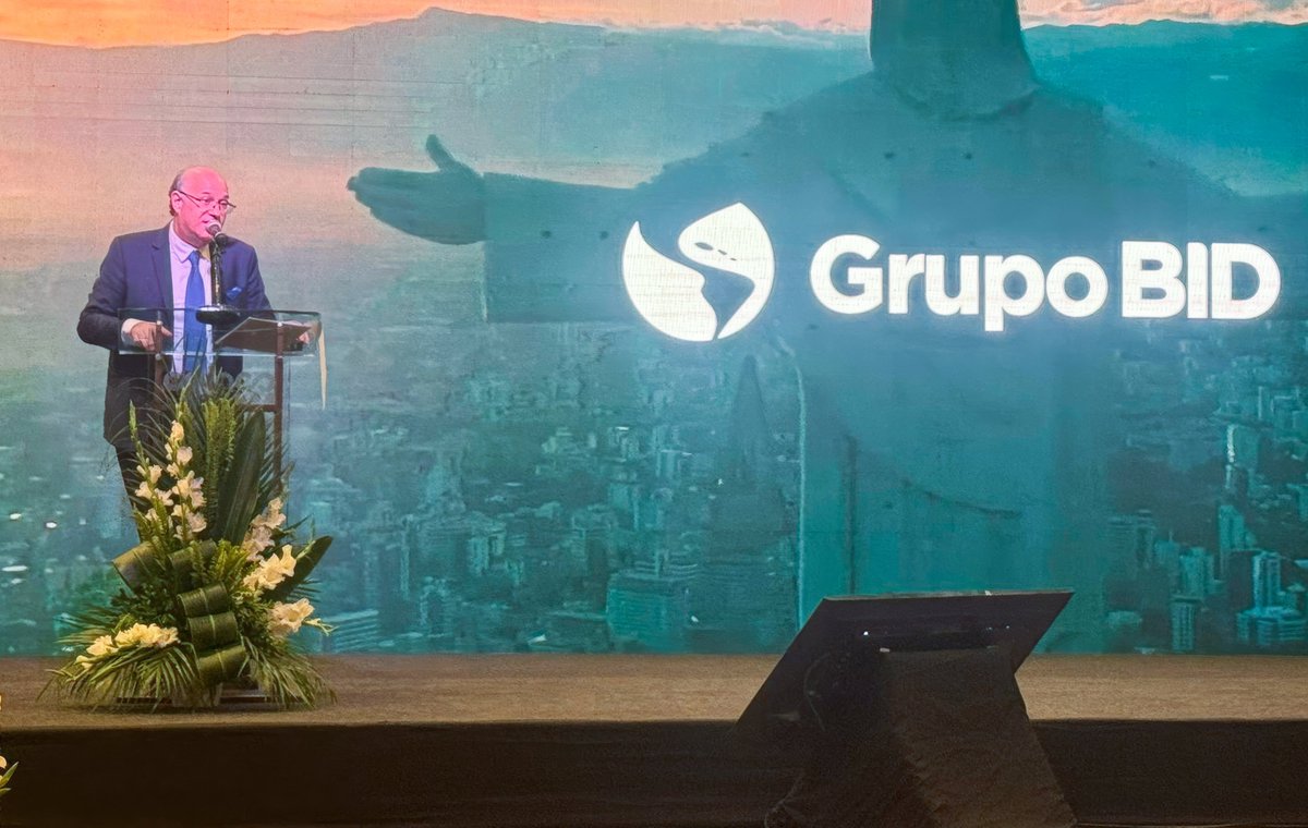 ICAMCBBA's tweet image. ICAM PARTICIPA EN REUNIÓN CON EL PRESIDENTE DEL BID
+info: icam.bo/icam-participa…