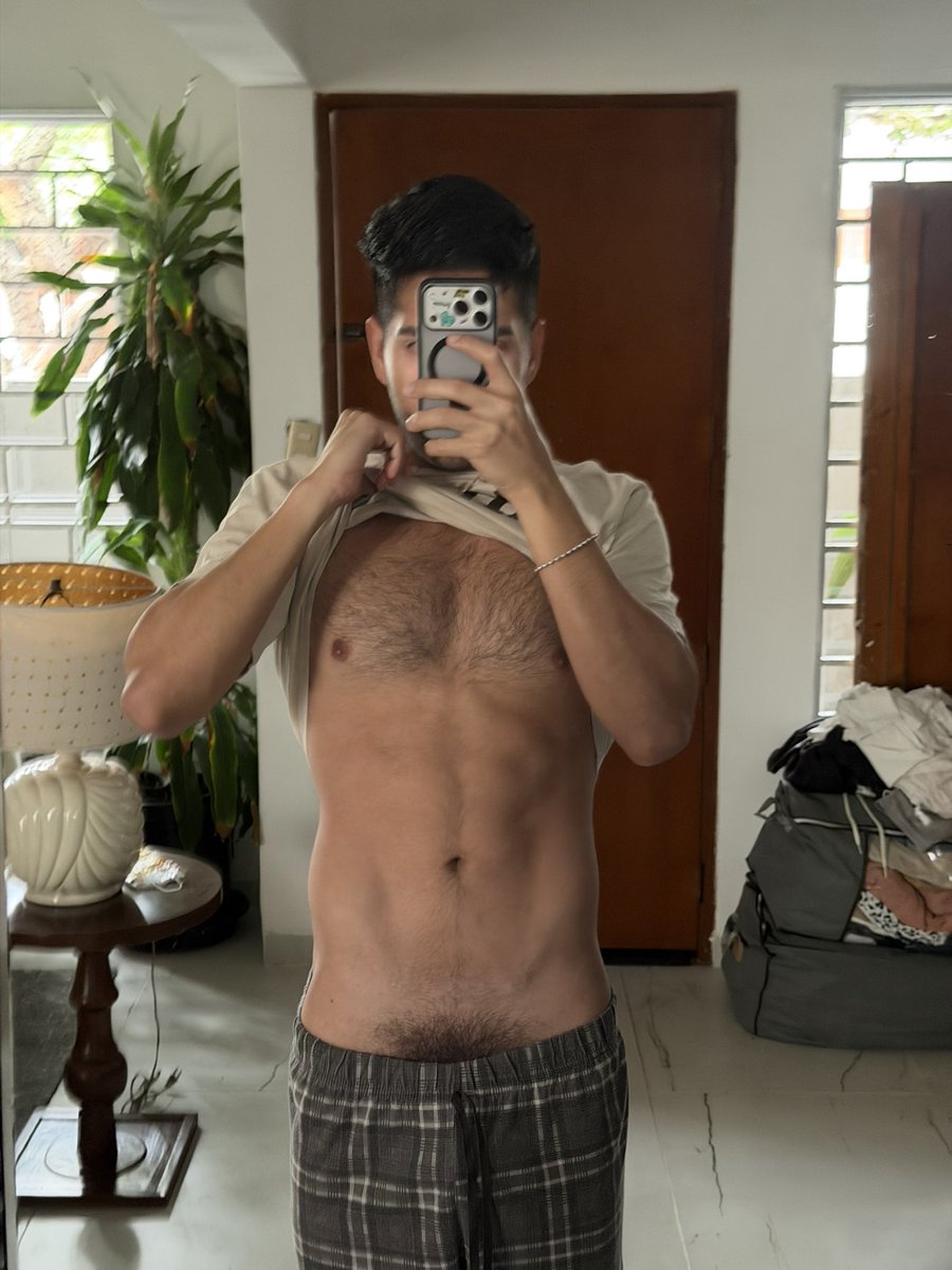 PapiChuloSecret's tweet image. Arrodíllate, cállate y déjame preñarte esa boca 👄 onlyfans.com/papichulo_secr…