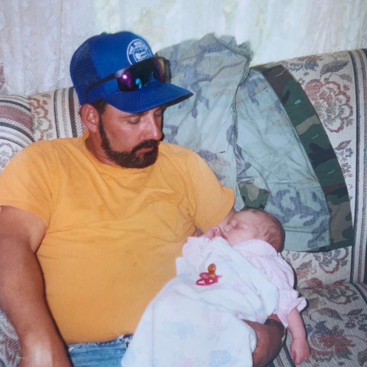 Itz_Barb's tweet photo. Today sucks, 4 years without you feels like an entire lifetime. Miss you old man https://t.co/ILWjMDW3RF