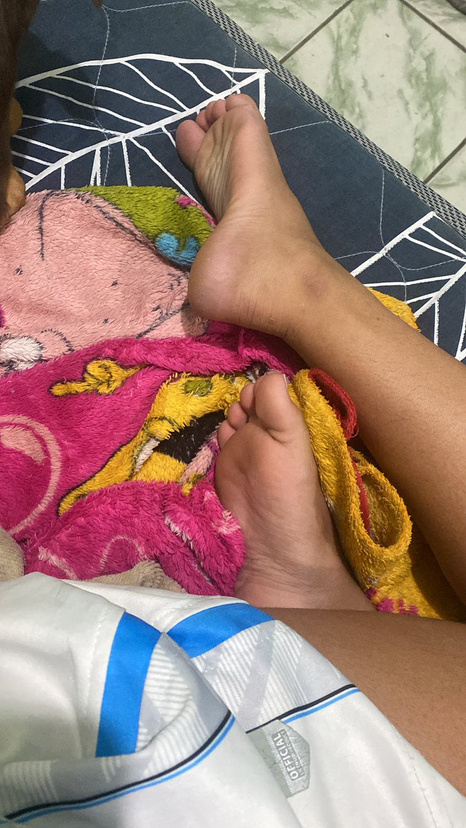 Ravenayf's tweet image. Pés bem cuidados, mente afiada e um único objetivo: esvaziar sua carteira.
Você nasceu pra servir, e eu? Pra ser adorada.
Mostre seu lugar de joelhos, babando e pagando.💸👣
#Domme #Findom #PésDeDeusa #Finsub #Feet
#Podolatria #Footfetish #HumanATM
#MoneySlave