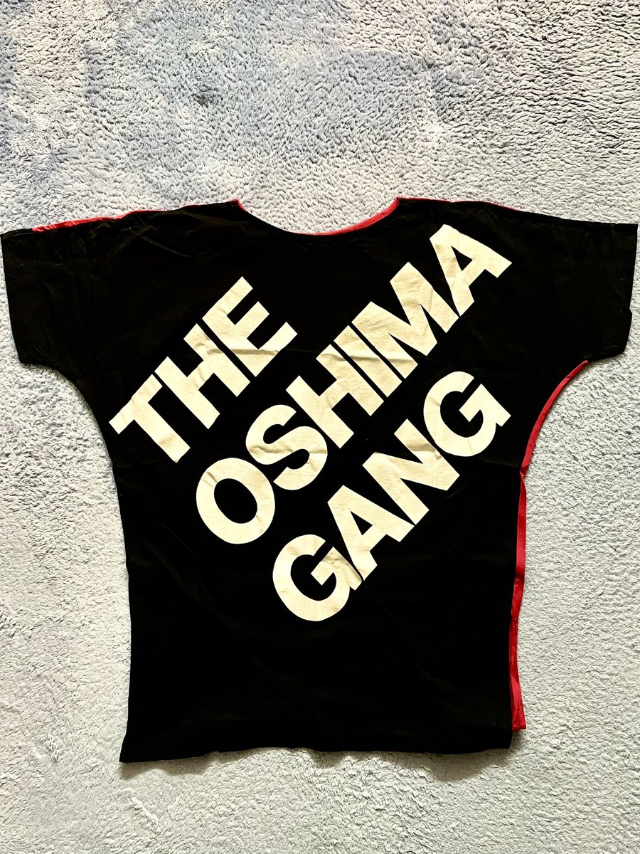 追悼 大島渚さん スタッフに配られた山本寛斎さんデザインのTシャツが