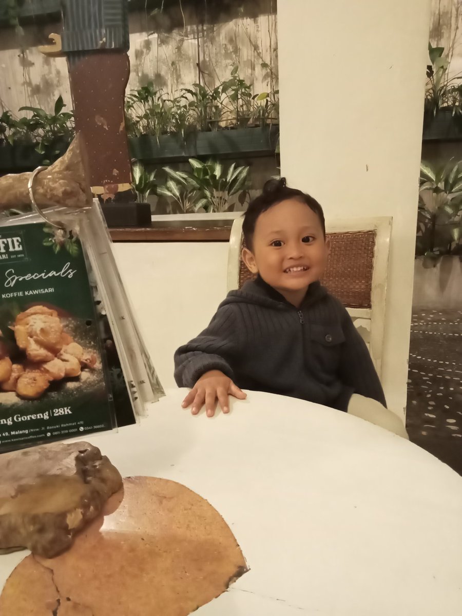 Frispma's tweet photo. Bayiku skrg udah umur 2,5 tahun ihhh😍
Cepet bgt besarnya bayikkk😗 https://t.co/zAhR4TgBI7