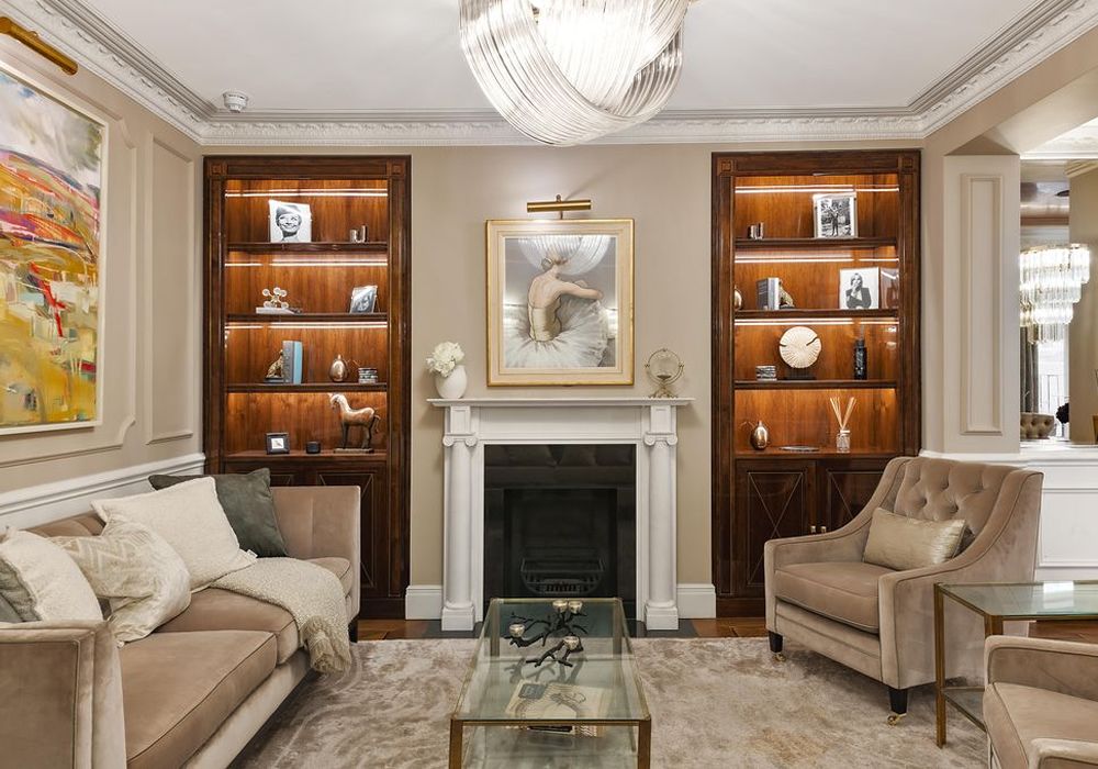 AbodeTwo's tweet image. Our #Property Of The Week takes us to the heart of #Mayfair’s literary soul 🏛️

Oscar Wilde once called these Half Moon Street lodgings home, and it was here—amidst the velvet and wit of his bachelor years—that ‘The Importance of Being Earnest’ was born buff.ly/V5I45sF