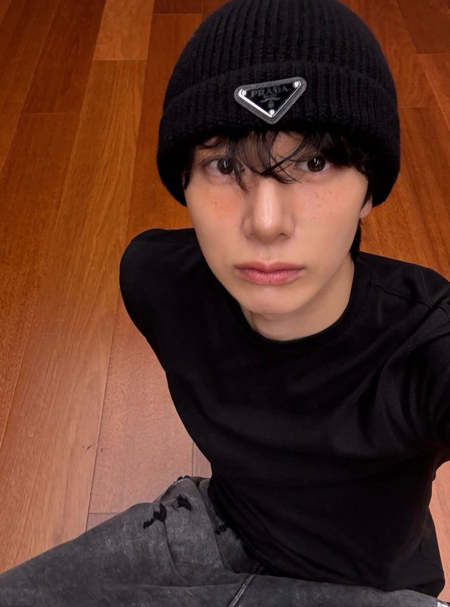 kbgmedia's tweet image. Happy birthday to #HYUNGWON from #MONSTA_X